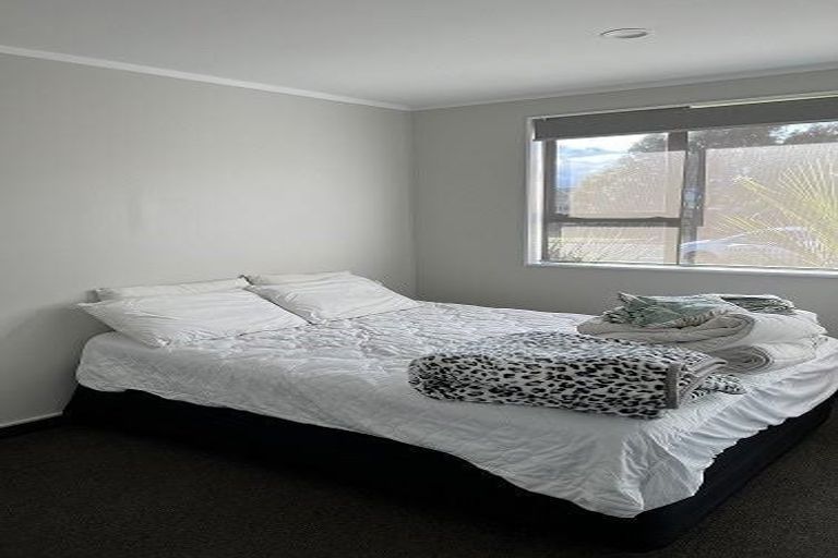 Photo of property in 58 Guildford Drive, Paraparaumu, 5032