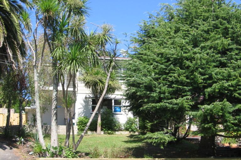 Photo of property in 56 Beulah Avenue, Rothesay Bay, Auckland, 0630