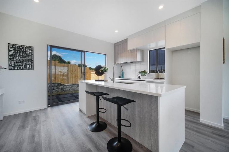 Photo of property in 58a Crestview Rise, Papakura, 2110