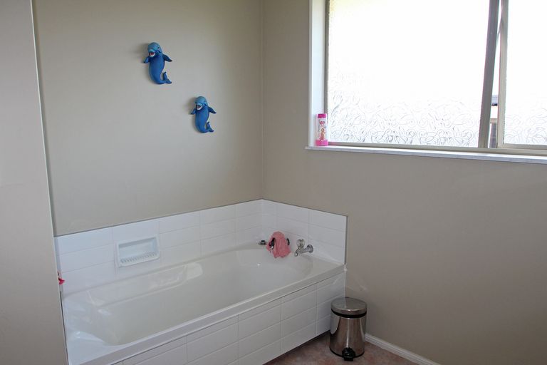 Photo of property in 11 Charles Street, Weston, Oamaru, 9401