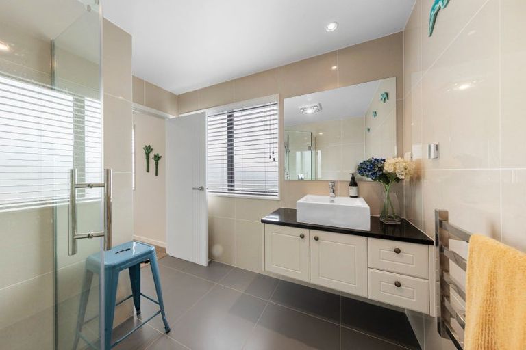 Photo of property in 60 Harvest Avenue, Orewa, 0931