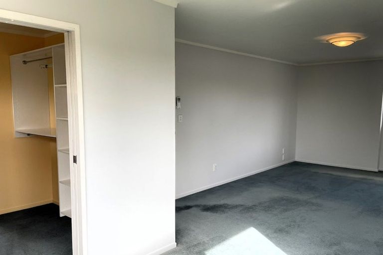 Photo of property in 106 Sturges Road, Henderson, Auckland, 0612
