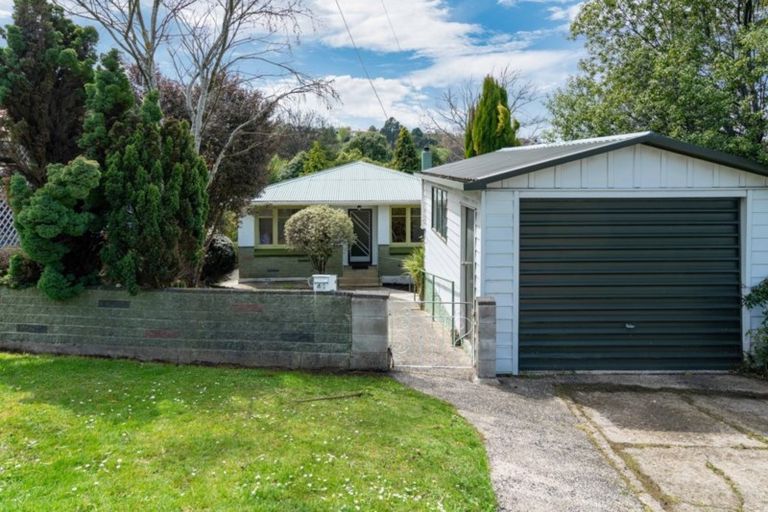 Photo of property in 44 Brockville Road, Glenross, Dunedin, 9011