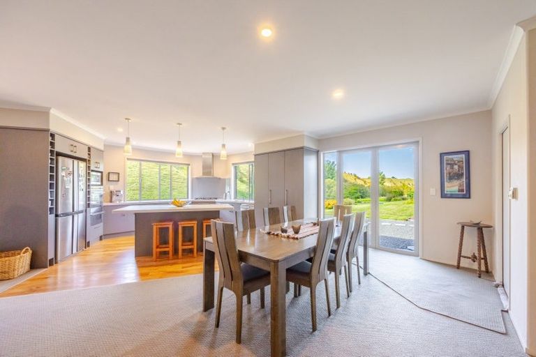 Photo of property in 1127 Pourerere Road, Omakere, Waipawa, 4271