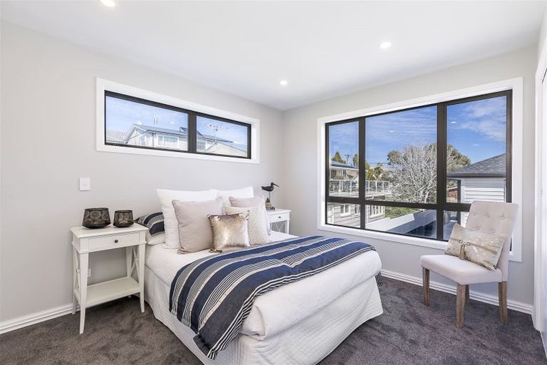 Photo of property in 25 Rothesay Bay Road, Rothesay Bay, Auckland, 0630