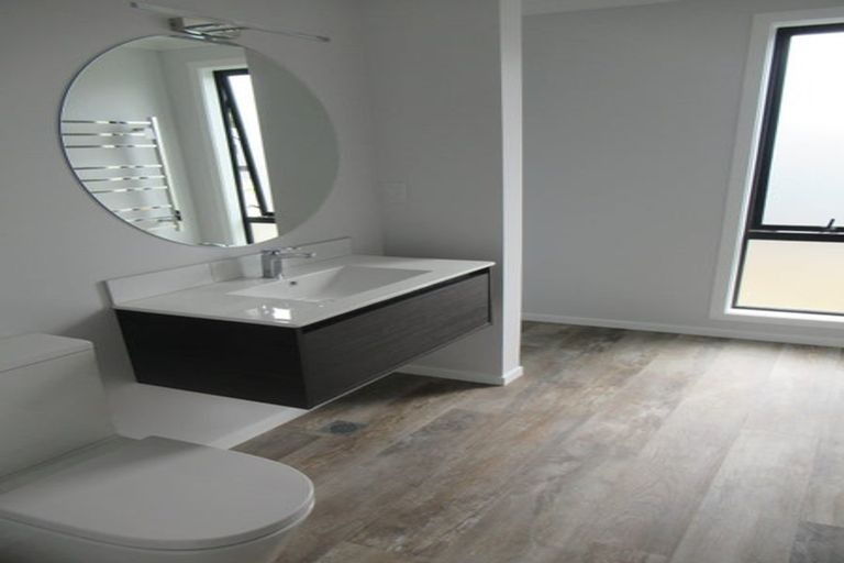 Photo of property in 28 Dahl Drive, Wallaceville, Upper Hutt, 5018