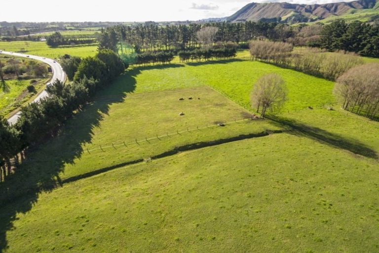 Photo of property in State Highway 1, Otaki, 5512