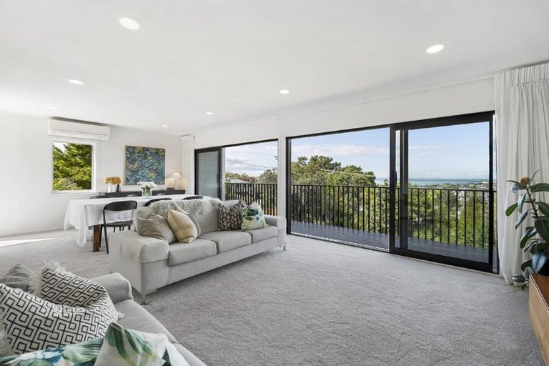 Photo of property in 2/86 Seaview Road, Castor Bay, Auckland, 0620