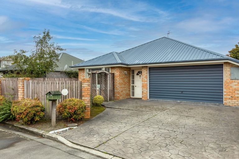 Photo of property in 4 Ashmore Lane, Strowan, Christchurch, 8052