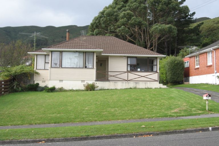 Photo of property in 2 Boyd Grove, Naenae, Lower Hutt, 5011