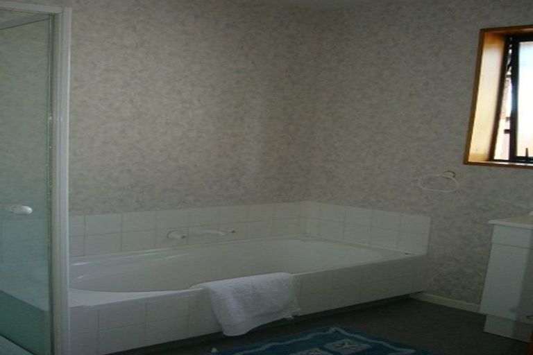 Photo of property in 1a Glenys Place, Broomfield, Christchurch, 8042