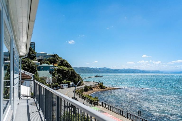 Photo of property in 62 Evans Bay Parade, Roseneath, Wellington, 6021