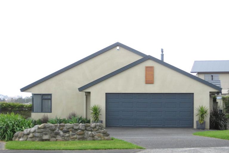 Photo of property in 84 Wallath Road, Westown, New Plymouth, 4310