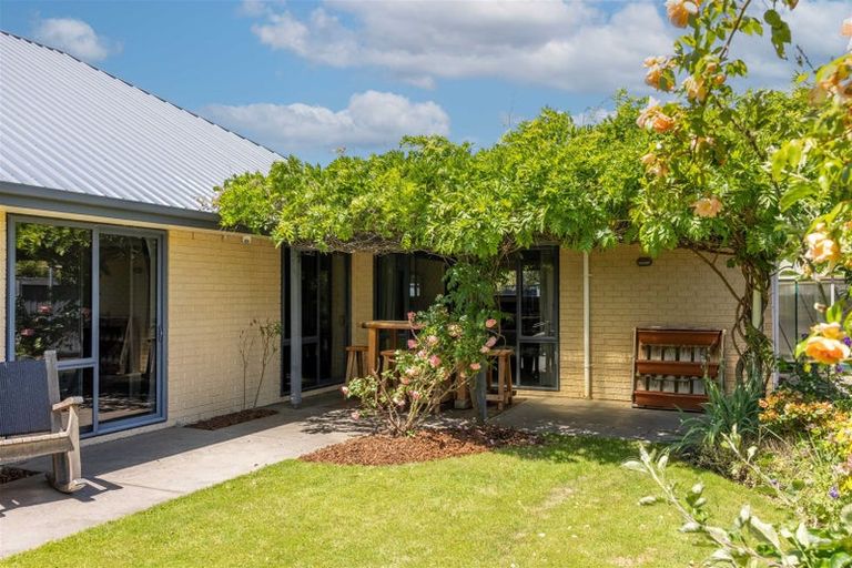 Photo of property in 17 Chamberlain Lane, Rangiora, 7400