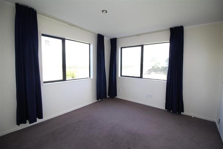 Photo of property in 7 Constable Lane, West Harbour, Auckland, 0618