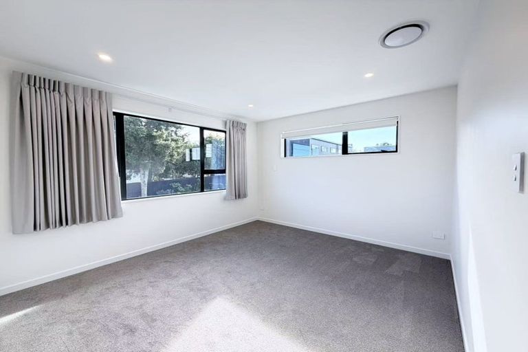 Photo of property in 12a Gordon Avenue, Milford, Auckland, 0620