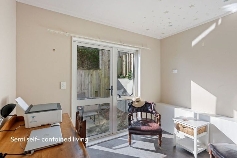 Photo of property in 103 Winara Avenue, Waikanae, 5036