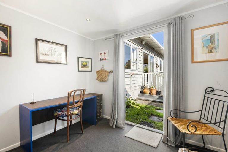 Photo of property in 1/18 Gladstone Road, Northcote, Auckland, 0627