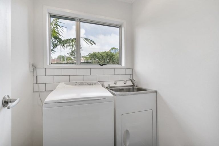 Photo of property in 37b Salisbury Road, Birkdale, Auckland, 0626