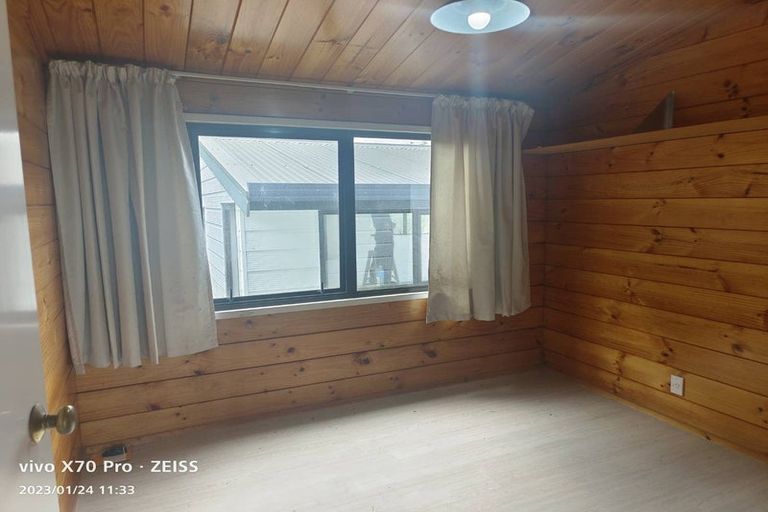 Photo of property in 37 Pitt Road, Runciman, Drury, 2578