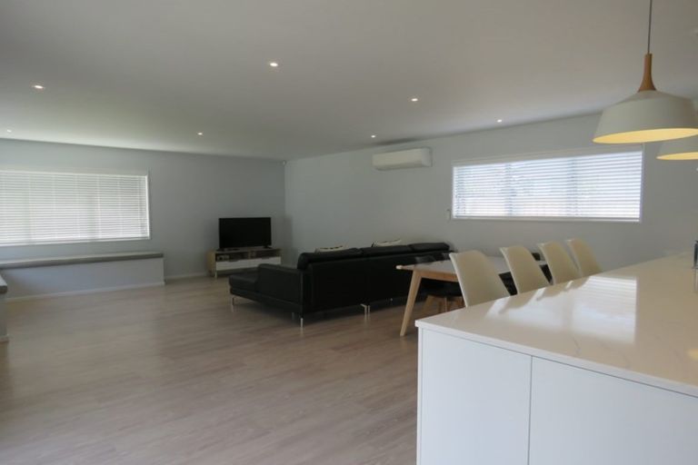 Photo of property in 102 Aorangi Road, Bryndwr, Christchurch, 8053