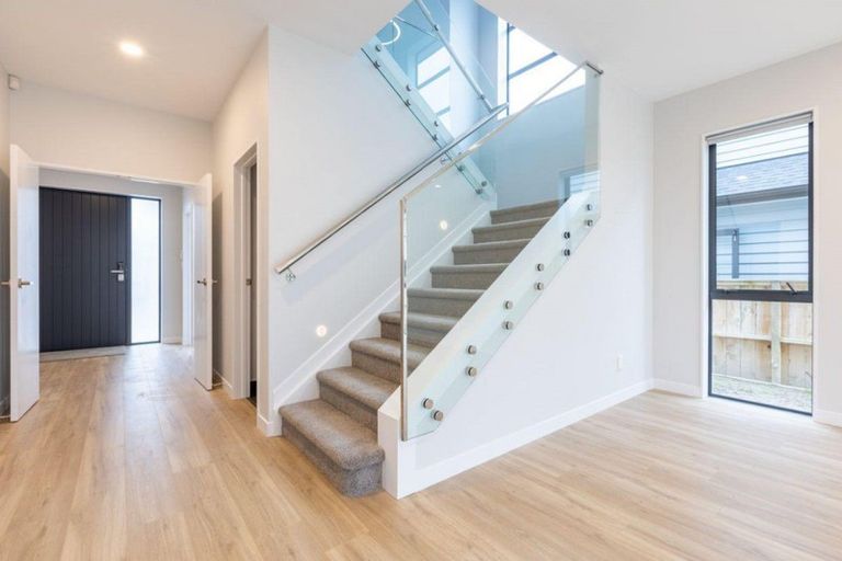 Photo of property in 29 Toanui Road, Hobsonville, Auckland, 0616