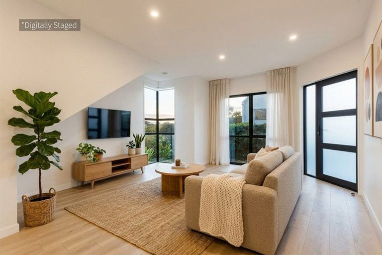 Photo of property in 16 Moki Place, Long Bay, Auckland, 0630