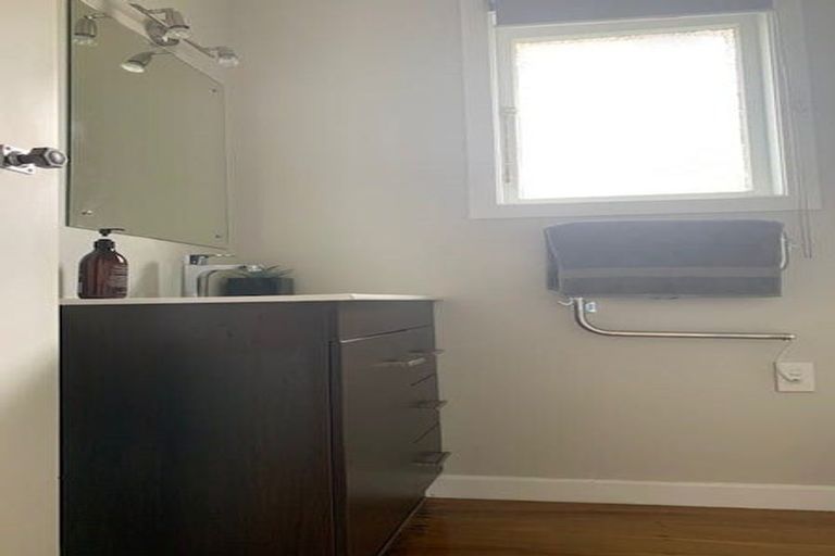 Photo of property in 7 Tatau Way, Te Atatu Peninsula, Auckland, 0610