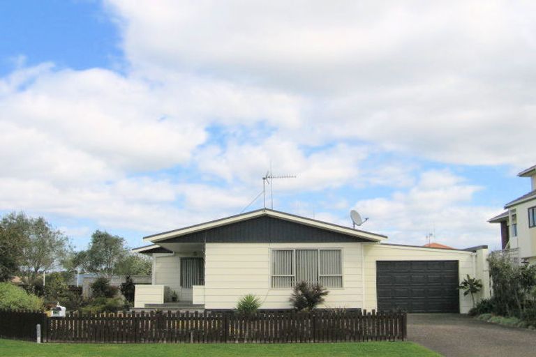 Photo of property in 178 Dickson Road, Papamoa Beach, Papamoa, 3118