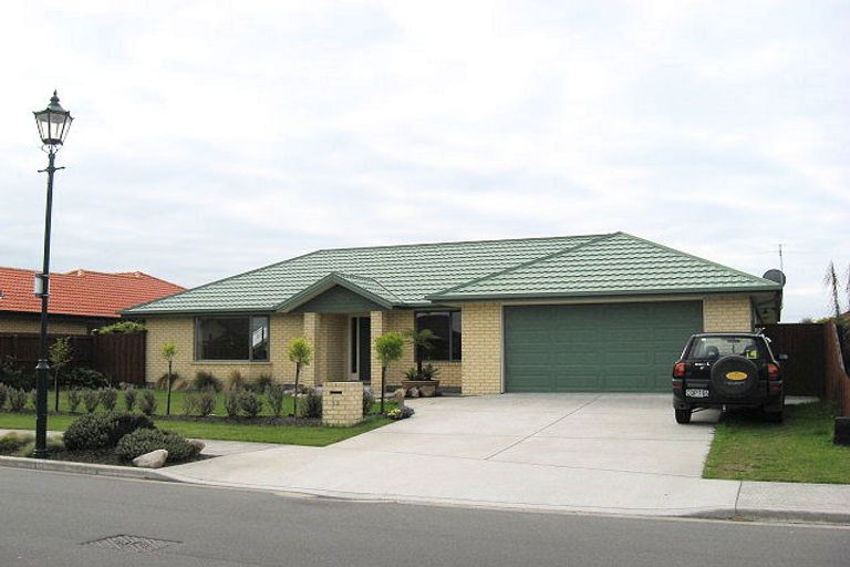 Photo of property in 92 Courtenay Drive, Kaiapoi, 7630