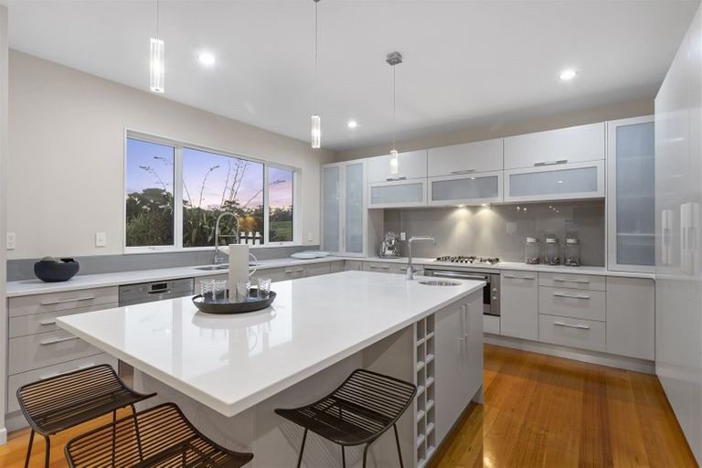 Photo of property in 80 Park Rise, Campbells Bay, Auckland, 0630