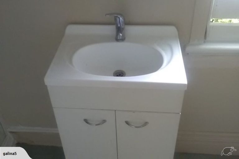 Photo of property in 74 Heriot Row, North Dunedin, Dunedin, 9016