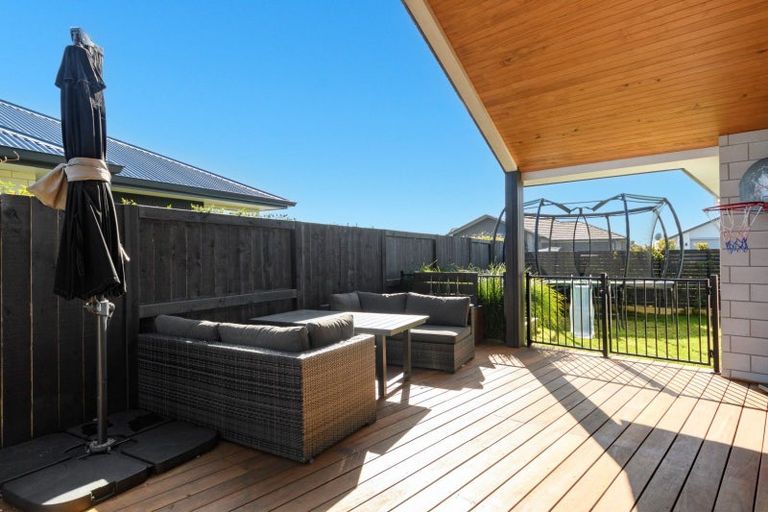Photo of property in 28 Rotomanu Place, Pyes Pa, Tauranga, 3112