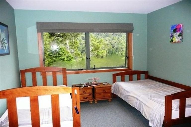 Photo of property in 52 Tram Valley Road, Swanson, Auckland, 0614