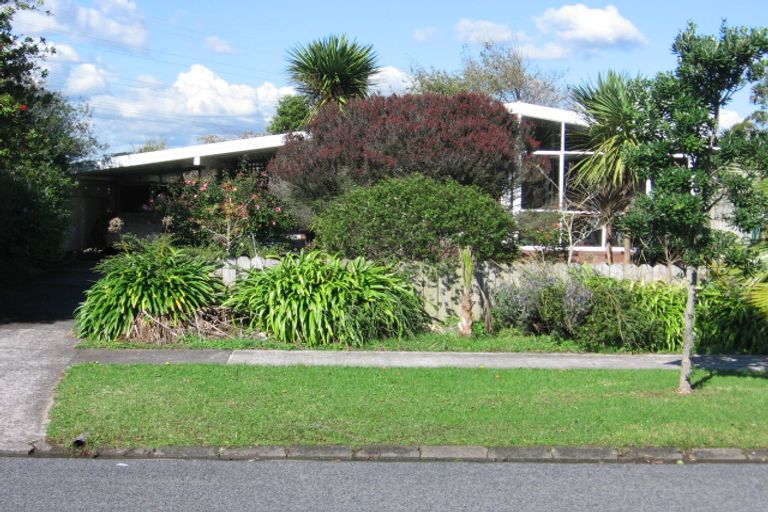 Photo of property in 10 Riverina Avenue, Pakuranga, Auckland, 2010