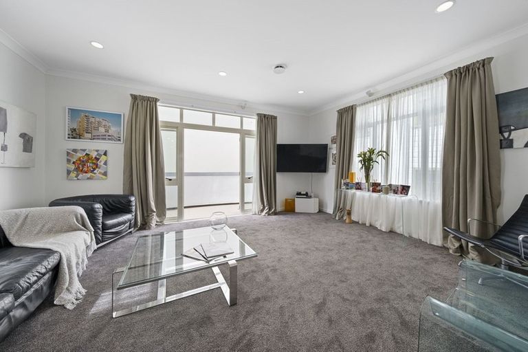 Photo of property in 35b Hobson Crescent, Thorndon, Wellington, 6011