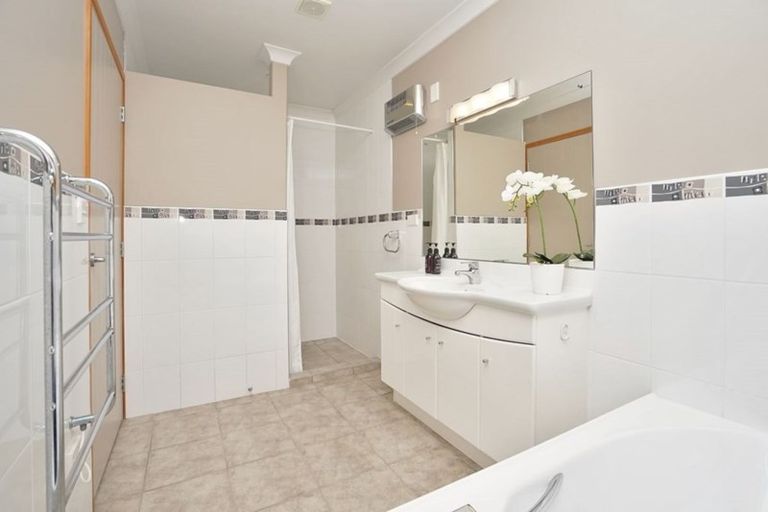 Photo of property in 14 Jaemont Court, Huntington, Hamilton, 3210