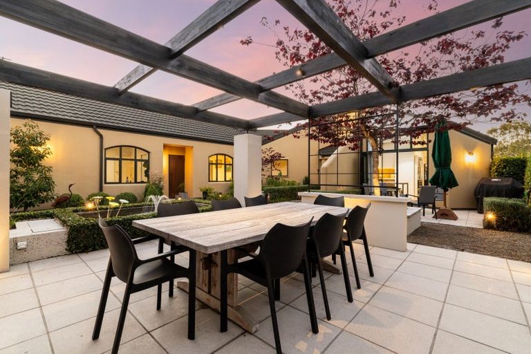 Photo of property in 100 Kopanga Road, Havelock North, 4130