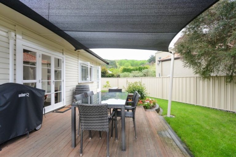 Photo of property in 17 Golding Road, Taradale, Napier, 4112