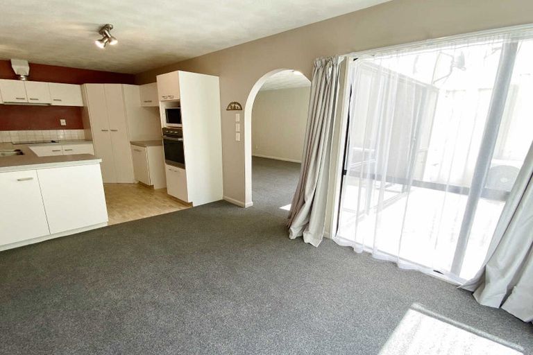 Photo of property in 1/264 Riccarton Road, Upper Riccarton, Christchurch, 8041