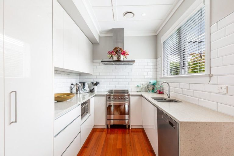 Photo of property in 10 Sunderland Avenue, Hobsonville, Auckland, 0616