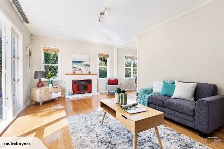 Photo of property in 103 Captain Scott Road, Glen Eden, Auckland, 0602