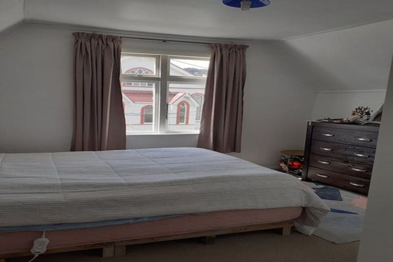 Photo of property in 210 Rintoul Street, Berhampore, Wellington, 6023