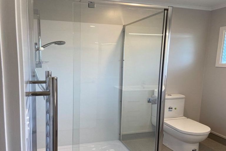 Photo of property in 3 Adriatic Avenue, Henderson, Auckland, 0612