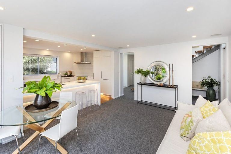 Photo of property in 17 Helmores Lane, Merivale, Christchurch, 8014