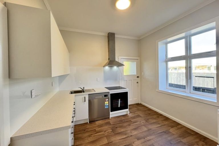 Photo of property in 146 Featherston Street, Palmerston North, 4410