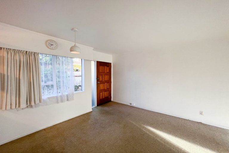 Photo of property in 5/68 Clayburn Road, Glen Eden, Auckland, 0602