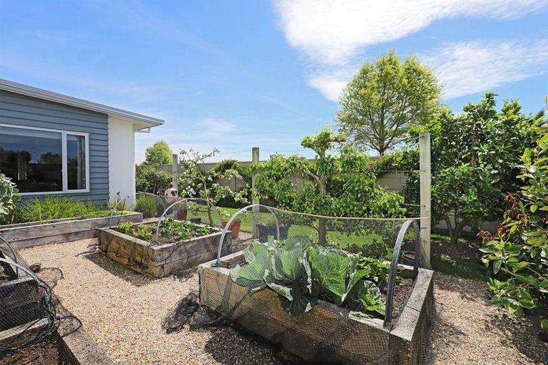 Photo of property in 16 Wanaka Place, Poraiti, Napier, 4112