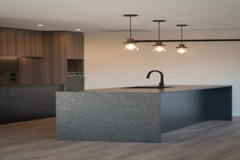 Photo of property in 35 Obelisk Street, Wanaka, 9305