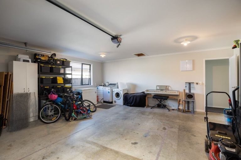 Photo of property in 43 Magnolia Drive, Westown, New Plymouth, 4310